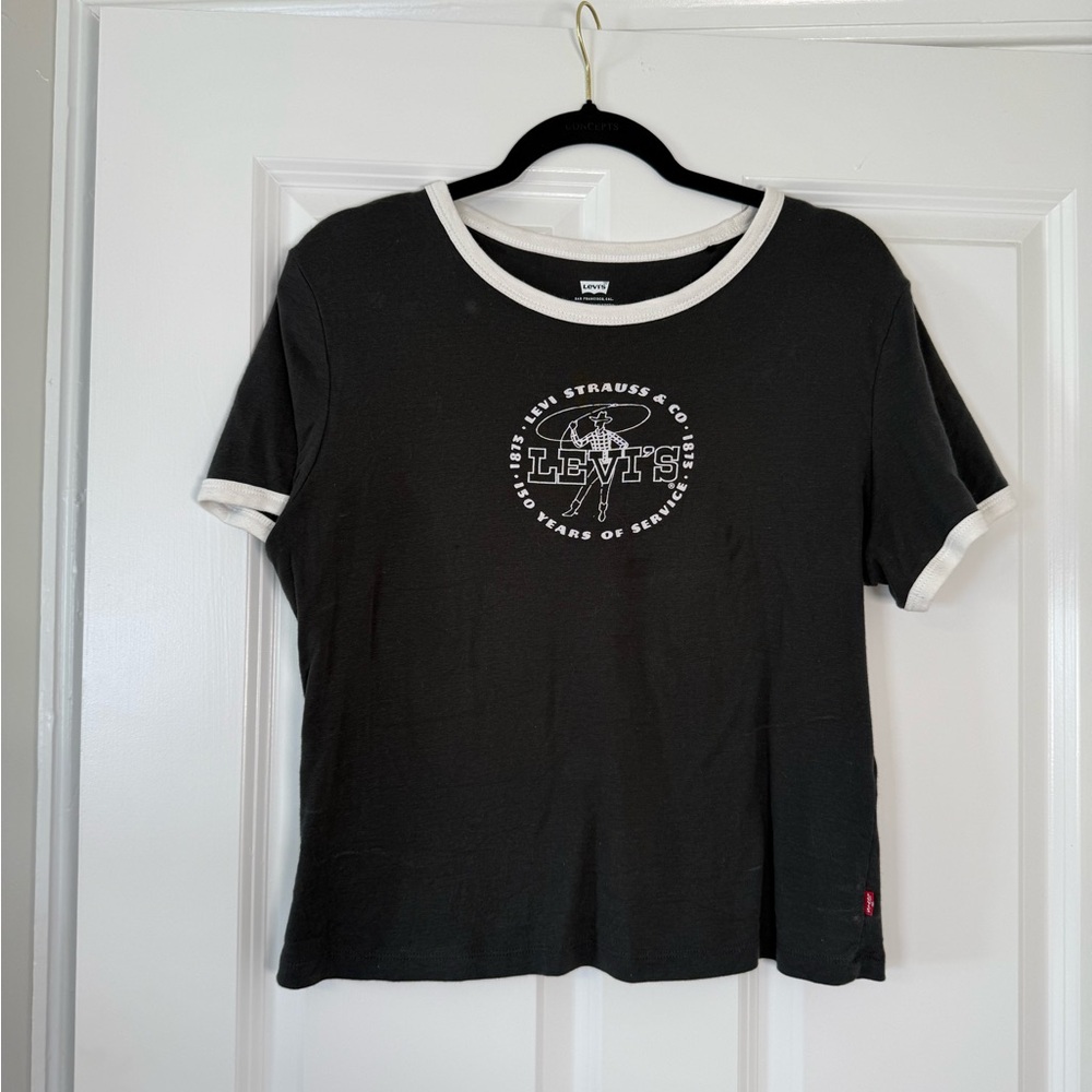 Levi’s Graphic Tee